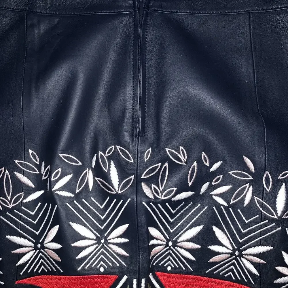 NEW Tory Burch Navy, Red White Leather Embroidered Skirt marked 2, Fits  27 / S